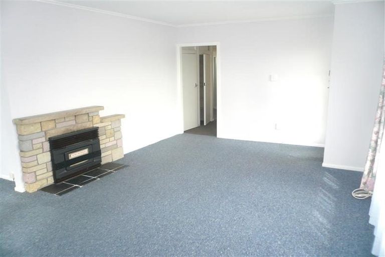 Photo of property in 34 Woodford Avenue, Henderson, Auckland, 0610
