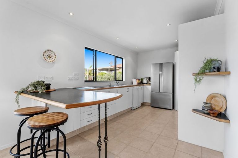 Photo of property in 9a Brightside Road, Stanmore Bay, Whangaparaoa, 0932