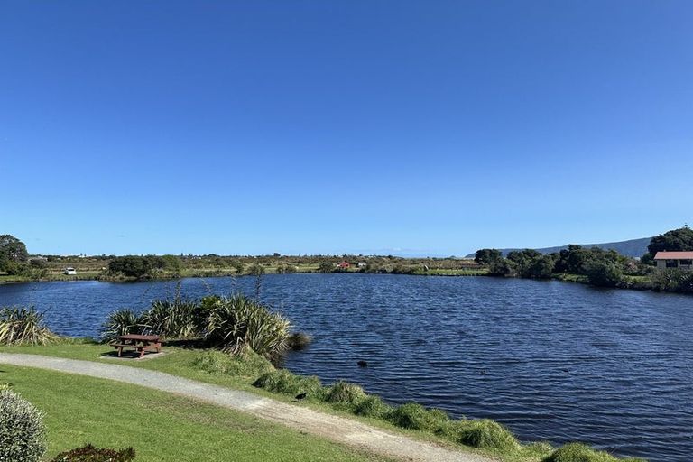 Photo of property in 12 Major Durie Place, Waikanae Beach, Waikanae, 5036