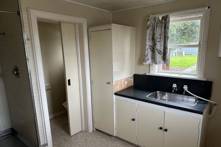 Photo of property in 122 Mcmurdo Street, Tinwald, Ashburton, 7700