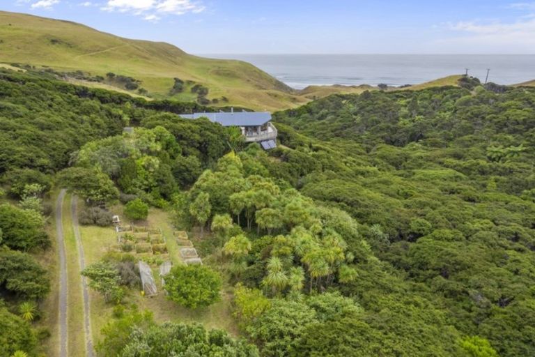 Photo of property in 1574 Whaanga Road, Raglan, 3296