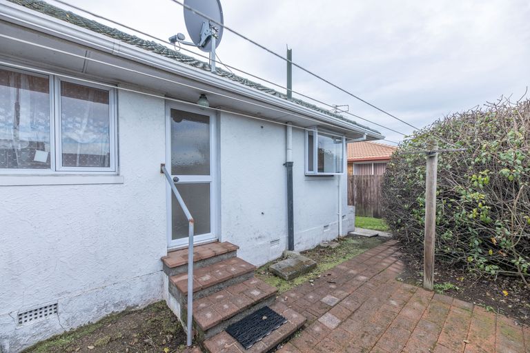Photo of property in 406 Main North Road, Redwood, Christchurch, 8051