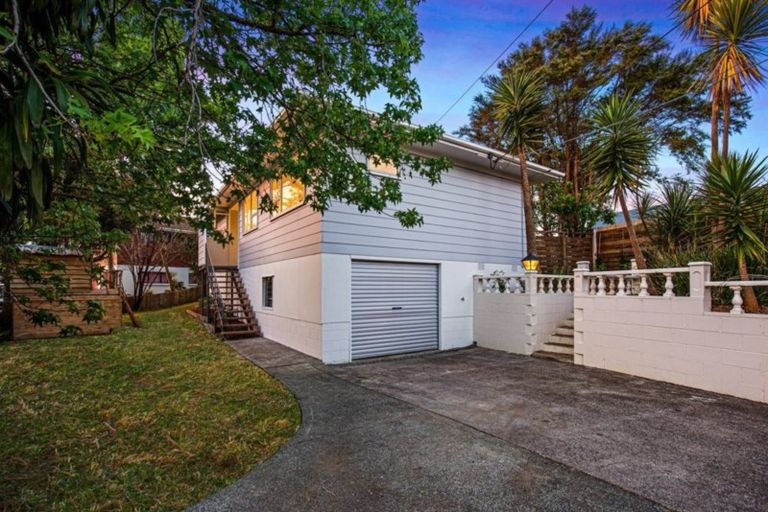 Photo of property in 1/263 Henderson Valley Road, Henderson, Auckland, 0612