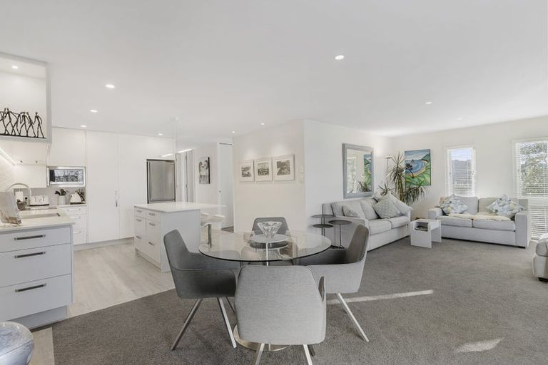 Photo of property in 32/34 Waiwera Place, Waiwera, Orewa, 0994