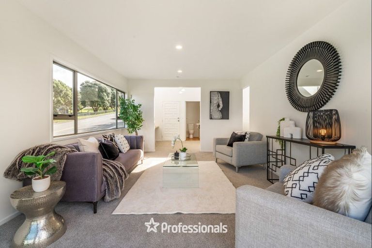 Photo of property in 2 Stanhope Grove, Korokoro, Lower Hutt, 5012