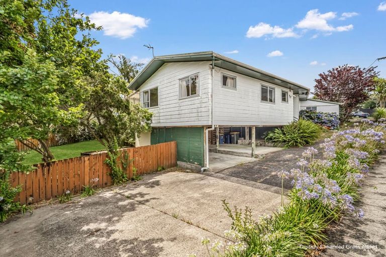 Photo of property in 10 Mackwood Place, Birkdale, Auckland, 0626
