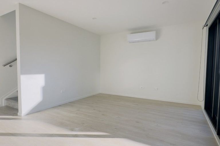 Photo of property in 10d Cantina Avenue, Bayview, Auckland, 0629