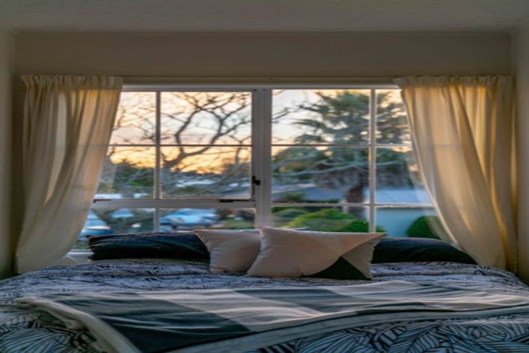 Photo of property in 8 Evanda Crescent, Conifer Grove, Takanini, 2112