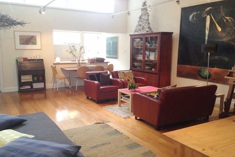 Photo of property in 24 Canterbury Street, Lyttelton, 8082