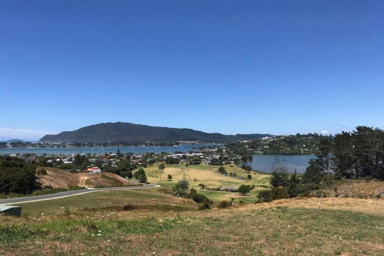 Photo of property in 17 Azimuth Road, Tairua, 3508