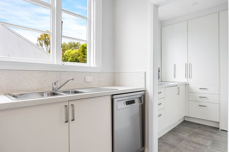 Photo of property in 49a Memorial Avenue, Ilam, Christchurch, 8053