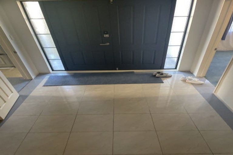 Photo of property in 3 Maidstone Place, Oteha, Auckland, 0632