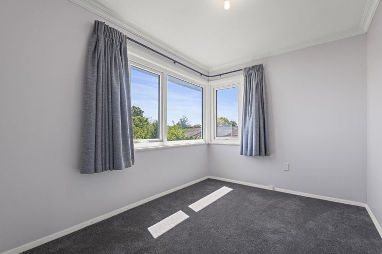 Photo of property in 1 Athlone Place, Hokowhitu, Palmerston North, 4410