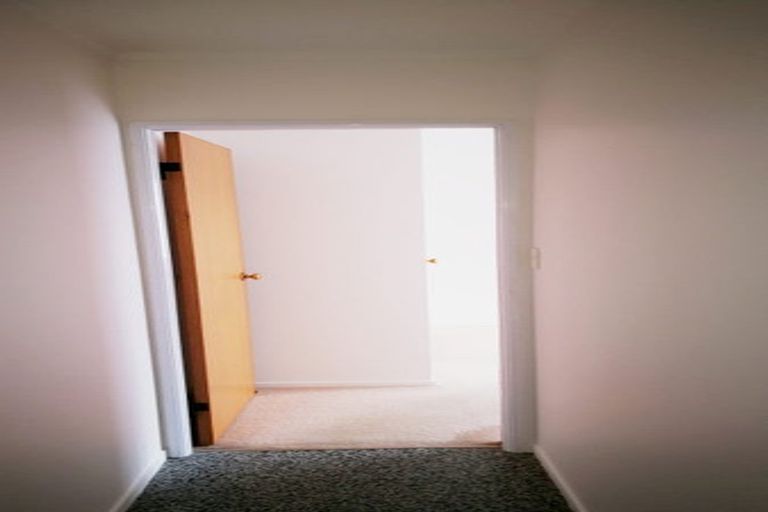 Photo of property in 2/20 Steeple Rise, Pakuranga, Auckland, 2010