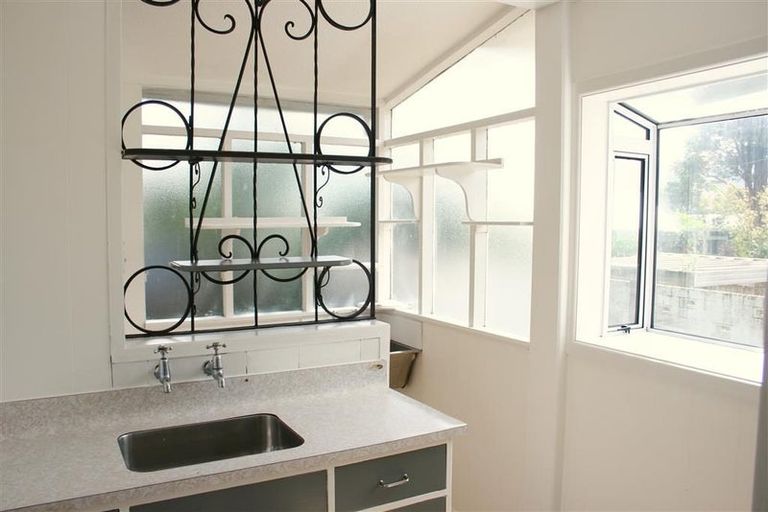 Photo of property in 3/12a Wood Street, Wallaceville, Upper Hutt, 5018