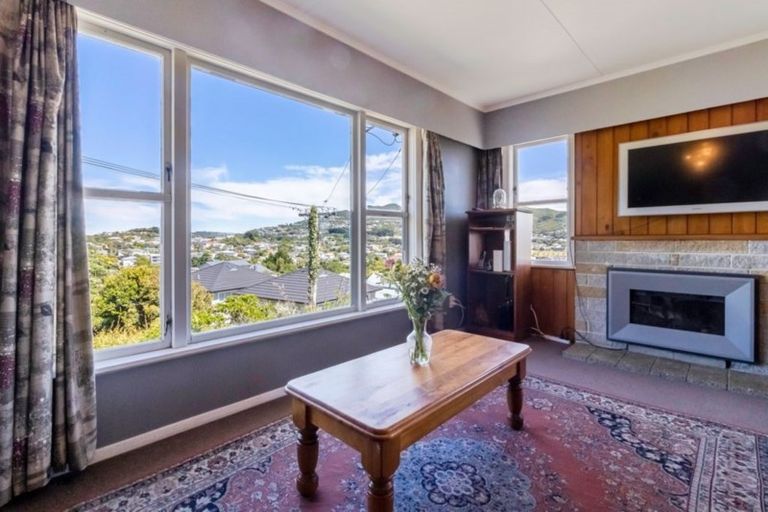 Photo of property in 44 Sheridan Terrace, Johnsonville, Wellington, 6037