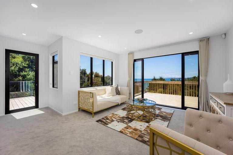 Photo of property in 254a Whangaparaoa Road, Red Beach, 0932