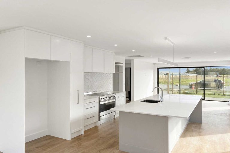 Photo of property in 46 Blakes Road, Belfast, Christchurch, 8051