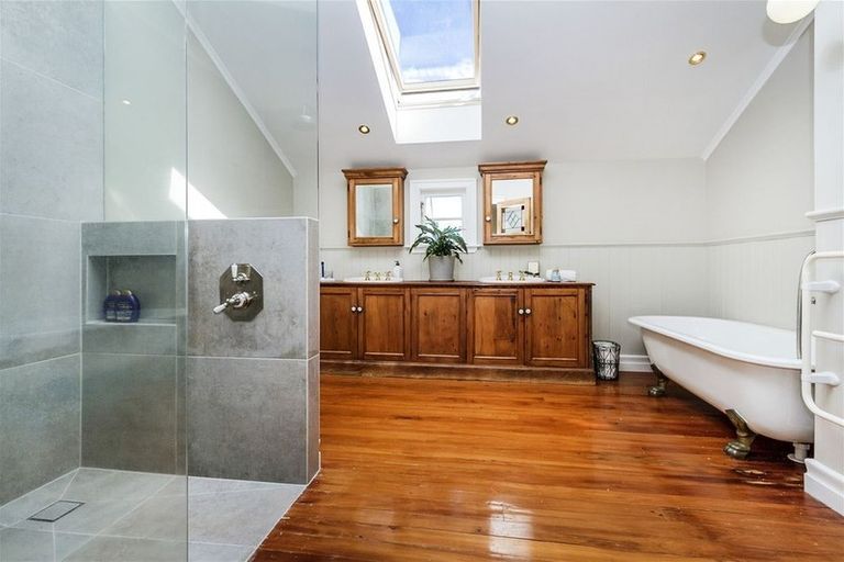 Photo of property in 209 Hurstmere Road, Takapuna, Auckland, 0622