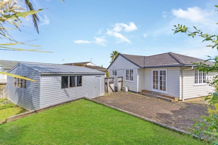 Photo of property in 9 Towra Place, Botany Downs, Auckland, 2010