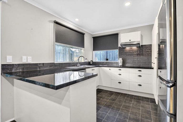 Photo of property in 35 Nottingham Drive, Hamilton East, Hamilton, 3216