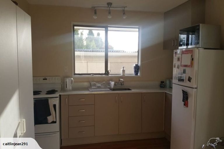 Photo of property in 19b Chipping Lane, Redwood, Christchurch, 8051