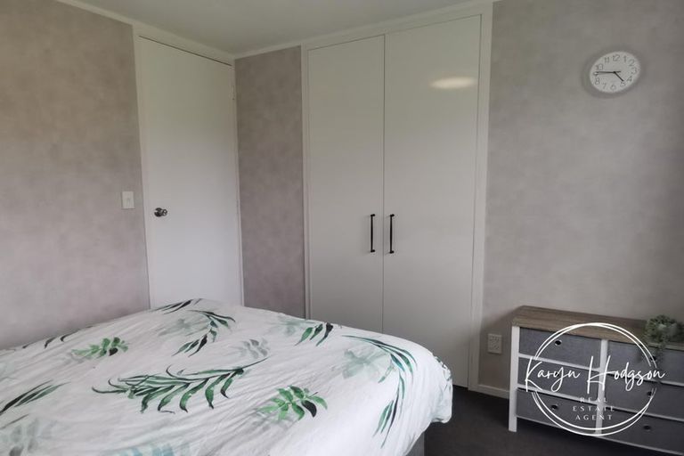 Photo of property in 9 Whaka Street, Maungaturoto, 0520