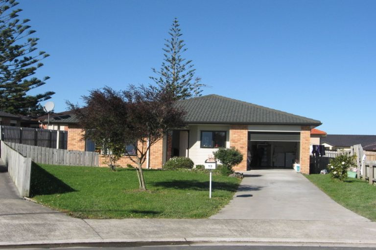 Photo of property in 13 Derryveagh Lane, Weymouth, Auckland, 2103