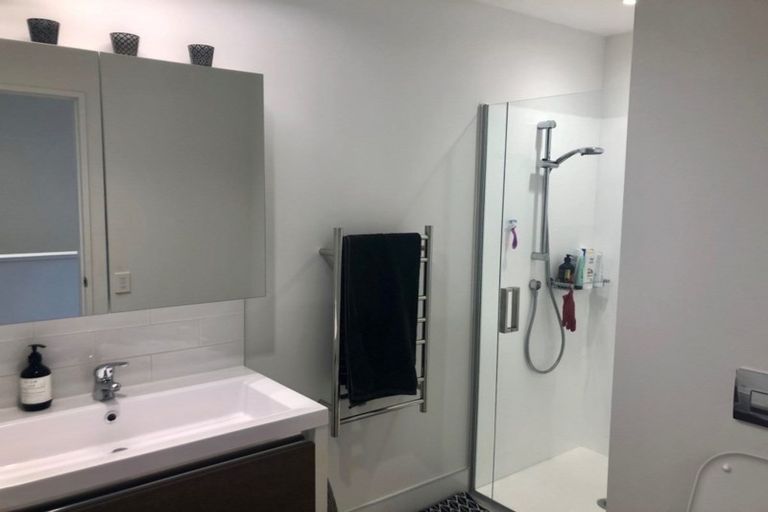 Photo of property in 216 Hobsonville Point Road, Hobsonville, Auckland, 0616