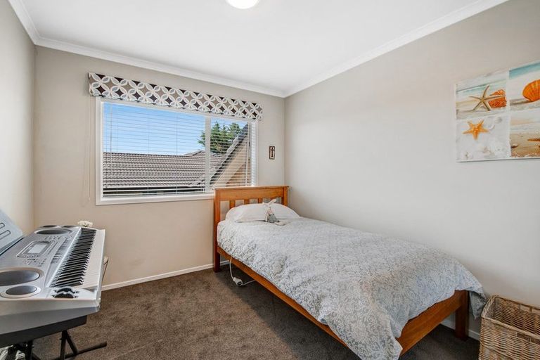 Photo of property in 7 Kingtide Place, Red Beach, 0932