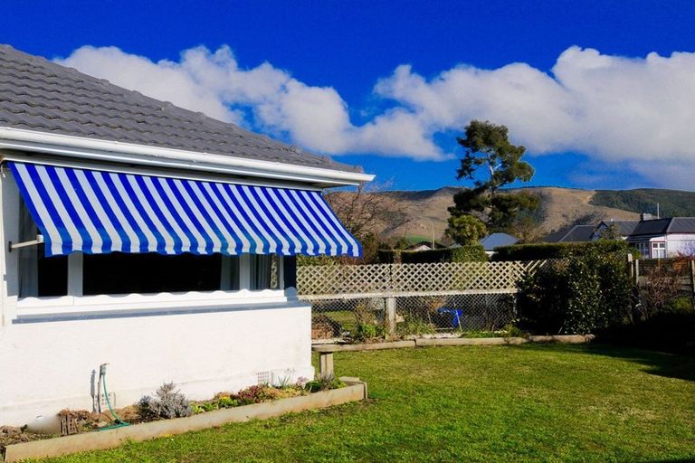 Photo of property in 61 Rhodes Street, Waimate, 7924