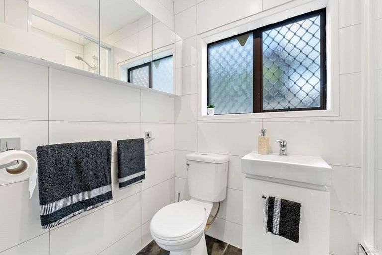 Photo of property in 27 Kurnell Drive, Botany Downs, Auckland, 2010