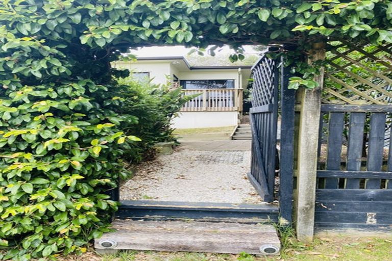 Photo of property in 18 Waiau Street, Torbay, Auckland, 0630