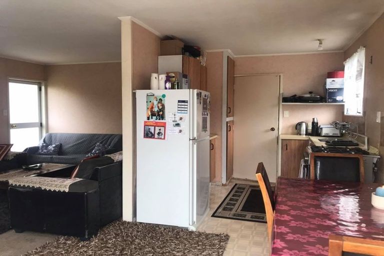 Photo of property in 1/3 Sparrow Place, Weymouth, Auckland, 2103