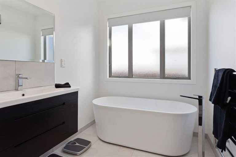 Photo of property in 140 Penruddock Rise, Westmorland, Christchurch, 8025