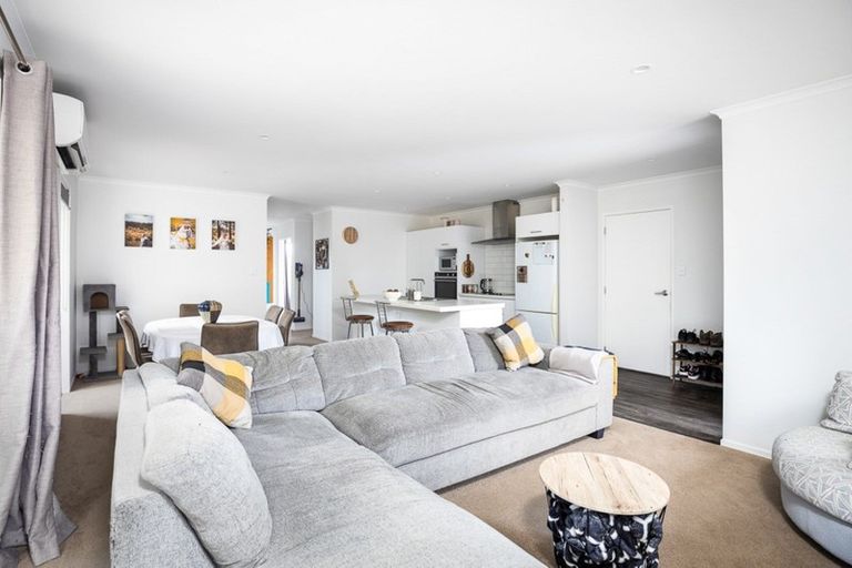 Photo of property in 10 Nukuroa Close, Waitara, 4320