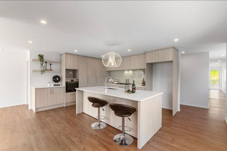 Photo of property in 21 Lawson Creek Street, Massey, Auckland, 0614
