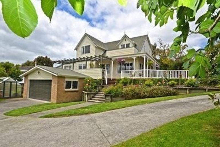 Photo of property in 17 Matisse Drive, West Harbour, Auckland, 0618