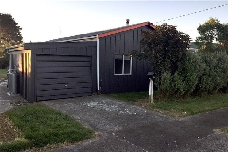 Photo of property in 24 Gossling Street, Okato, 4335