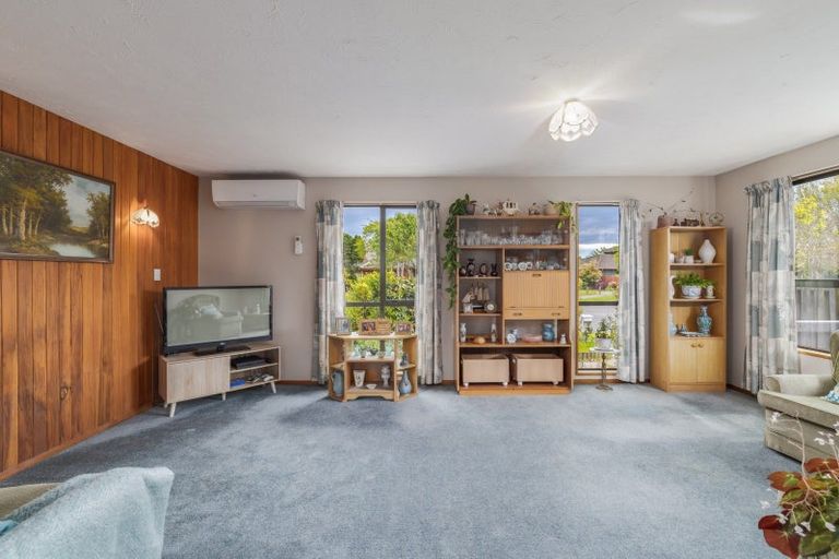 Photo of property in 8 Langham Place, Redwood, Christchurch, 8051