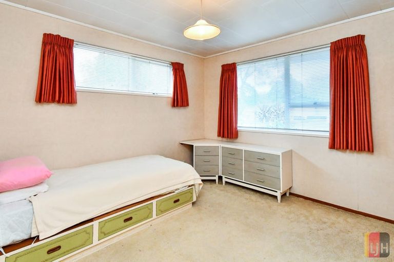 Photo of property in 11 Sandrine Avenue, Clover Park, Auckland, 2019