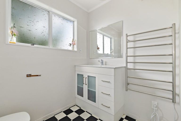 Photo of property in 2/28 Taramea Place, Addington, Christchurch, 8024