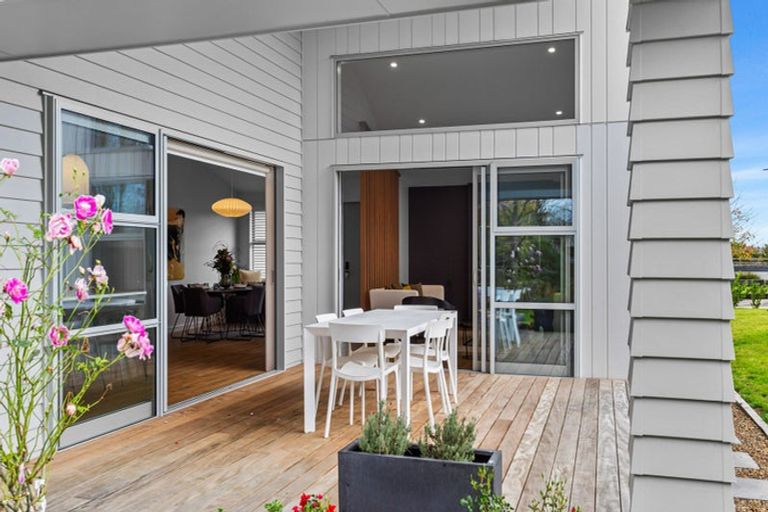 Photo of property in 11 Munro Oak Lane, Clevedon, Papakura, 2582