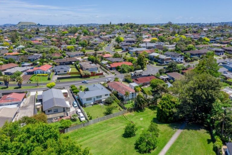Photo of property in 1/57 Meadway, Sunnyhills, Auckland, 2010