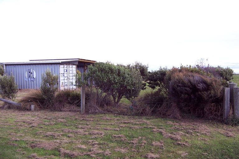 Photo of property in 35 Surrey Street, Orepuki, Riverton, 9881