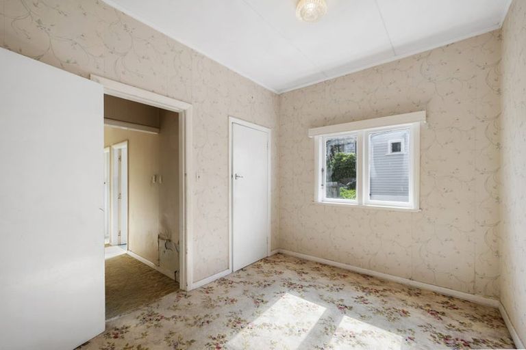 Photo of property in 37 Ironside Road, Johnsonville, Wellington, 6037
