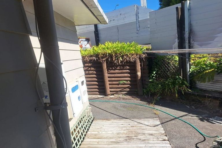 Photo of property in 97 Manuka Road, Bayview, Auckland, 0629