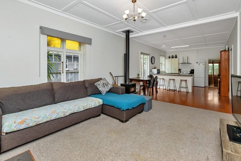 Photo of property in 8 Dinniss Avenue, Regent, Whangarei, 0112