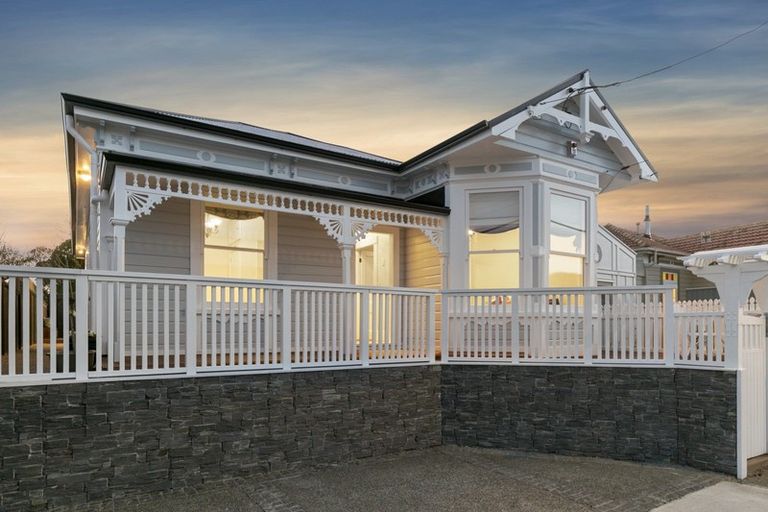 Photo of property in 2 Adelaide Street, Petone, Lower Hutt, 5012