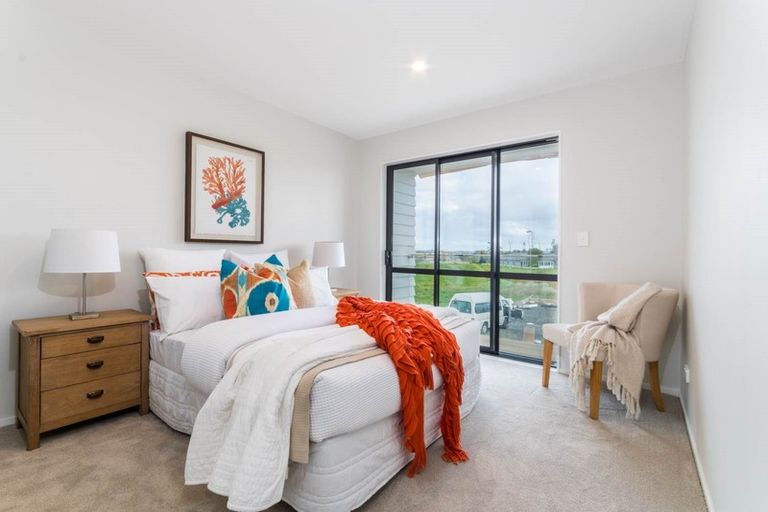 Photo of property in 15 Irving Place, Hobsonville, Auckland, 0616